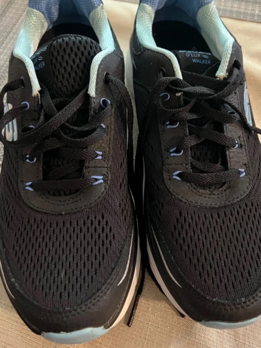Skechers D'Lux Walker Sneakers | Women's 7.5